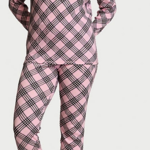 Victoria's Secret 2 pc pajama set - Picture 3 of 6